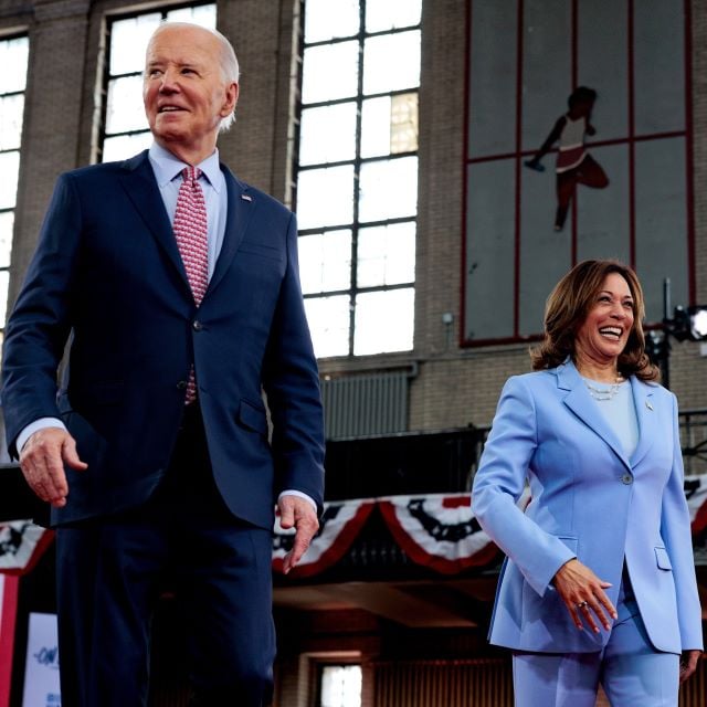 President Joe Biden stands with Vice President Kamala Harris May 29, 2024, at a campaign event in in Philadelphia. Photo: Hannah Beier/Bloomberg